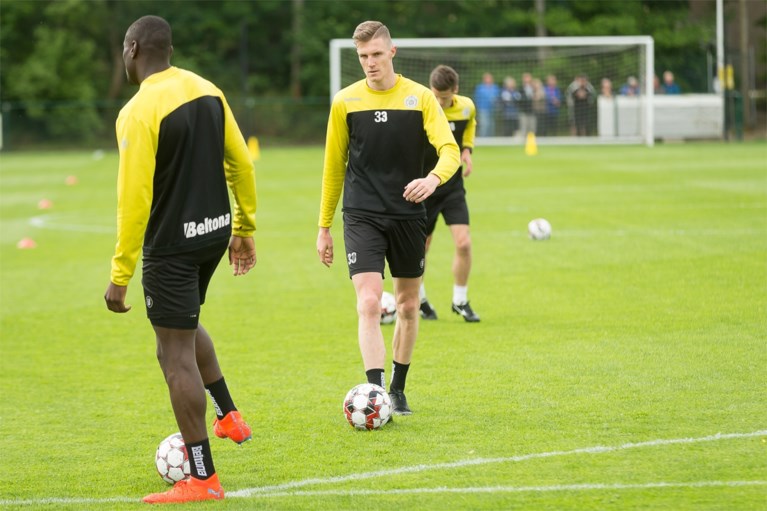 Ze weten nog niet waar ze zullen spelen maar Lokeren hervat nu al de trainingen, met Lorenzo Staelens als assistent