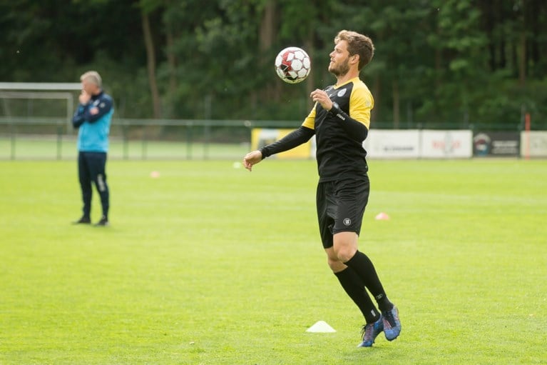 Ze weten nog niet waar ze zullen spelen maar Lokeren hervat nu al de trainingen, met Lorenzo Staelens als assistent