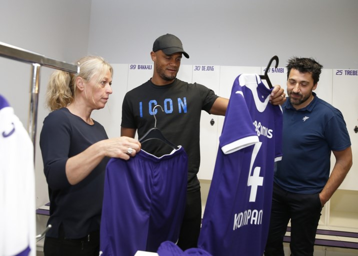 Dit zijn de nieuwe shirts van Anderlecht: Vincent Kompany draagt nummer 4, achter de schermen bij zijn eerste fotoshoot