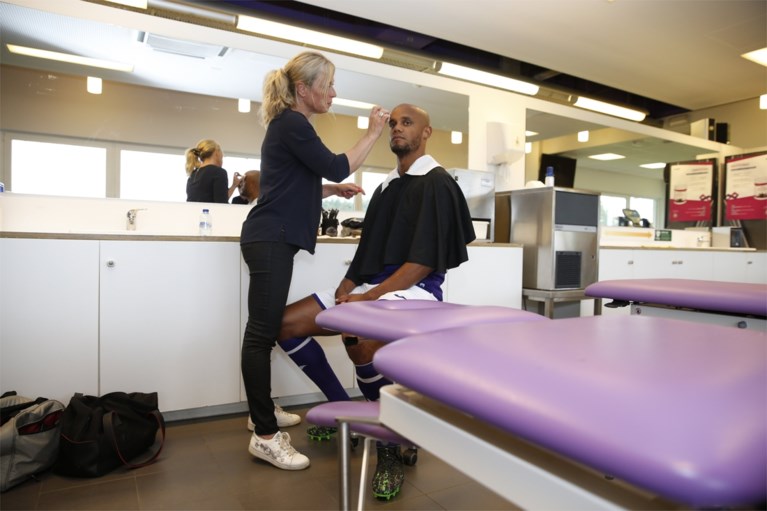 Dit zijn de nieuwe shirts van Anderlecht: Vincent Kompany draagt nummer 4, achter de schermen bij zijn eerste fotoshoot
