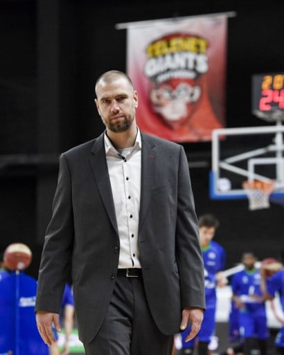Succescoach Roel Moors verlaat Antwerp Giants, assistent Christophe Beghin neemt over