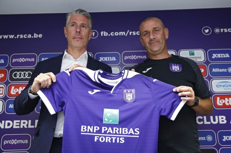 Dit zijn de nieuwe shirts van Anderlecht: Vincent Kompany draagt nummer 4, achter de schermen bij zijn eerste fotoshoot