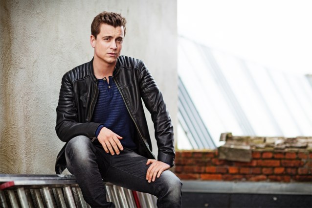 Niels Destadsbader brengt 'Kampioenen'-single uit - Het ...