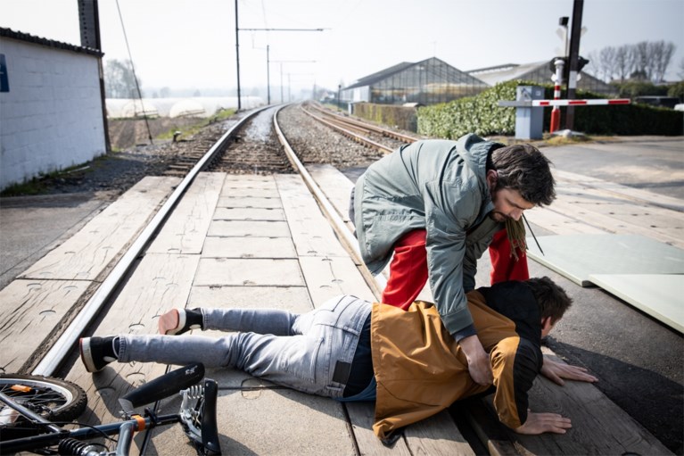 Dramatische verhaallijn in ‘Thuis’ kaart spoorlopen aan: “Hopelijk schudden deze scènes Vlaanderen wakker”