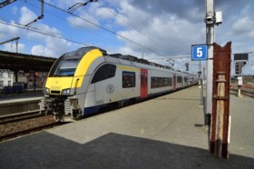 Vlaanderen kreunt onder de hitte: een overzicht van alle maatregelen op werk, weg en spoor