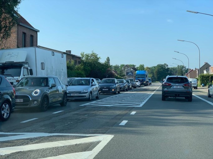 Kruispunt R6 urenlang afgesloten door gaslek