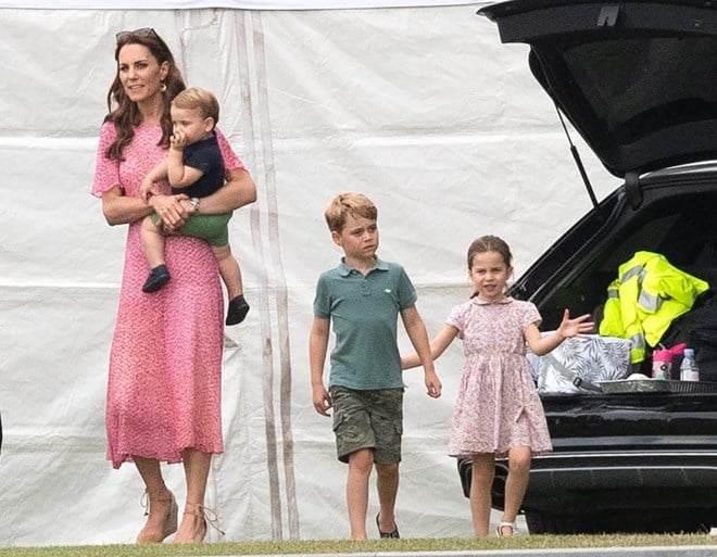 Meghan Markle verschijnt in het openbaar met baby Archie op haar arm