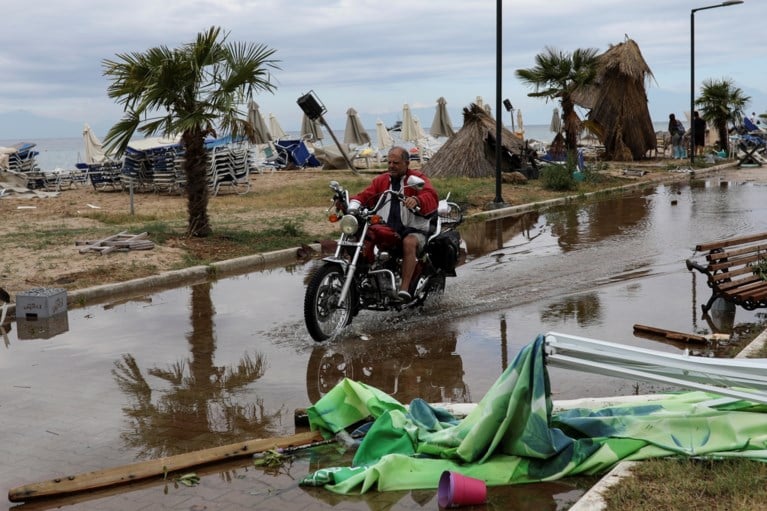 Zes toeristen, onder wie twee kinderen, gedood door tornado in Griekenland