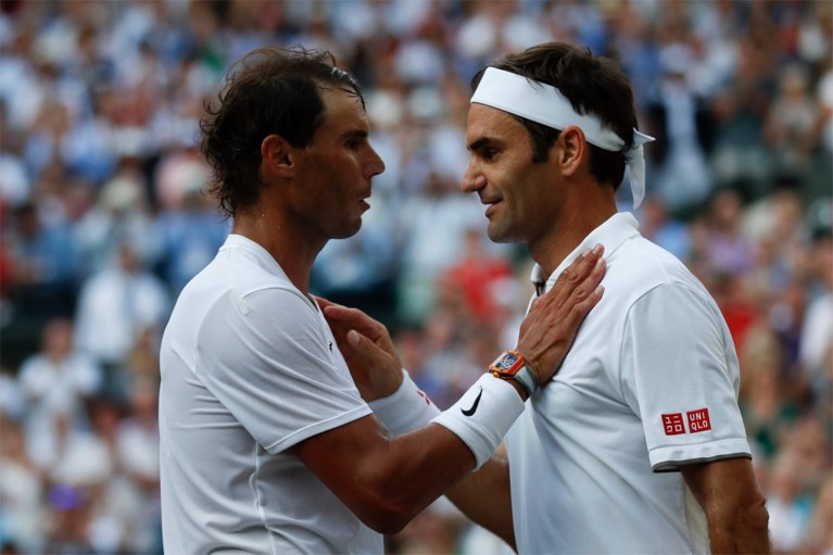 Uitmuntende Roger Federer dwingt Rafael Nadal op de knieën en staat in twaalfde Wimbledon-finale