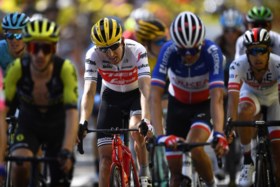 Bauke Mollema en Jakob Fuglsang halen uit naar motards in Tour: “Het is echt belachelijk”
