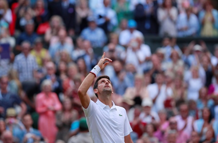 Novak Djokovic verlengt titel op Wimbledon na tiebreak en 12-12 (!) in vijfde set tegen Roger Federer: wat een finale...