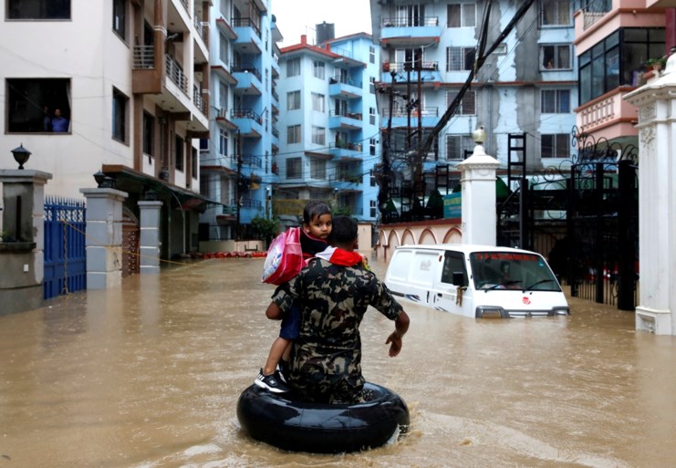 Dodentol door moessonregen in Nepal loopt op tot 65