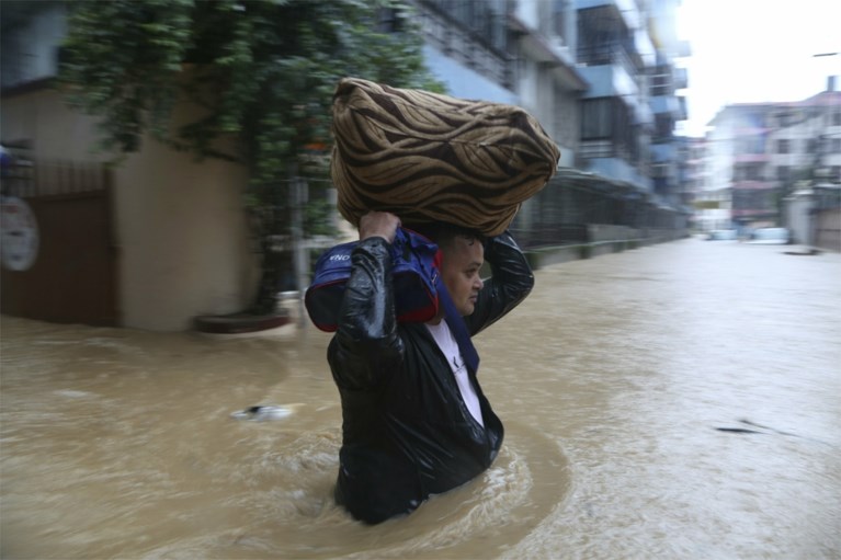 Dodentol door moessonregen in Nepal loopt op tot 65