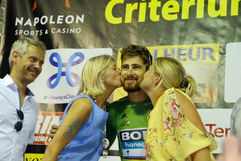 Peter Sagan past voor na-Tourcriterium in Aalst na “incident met warmbloedige vrouwen”