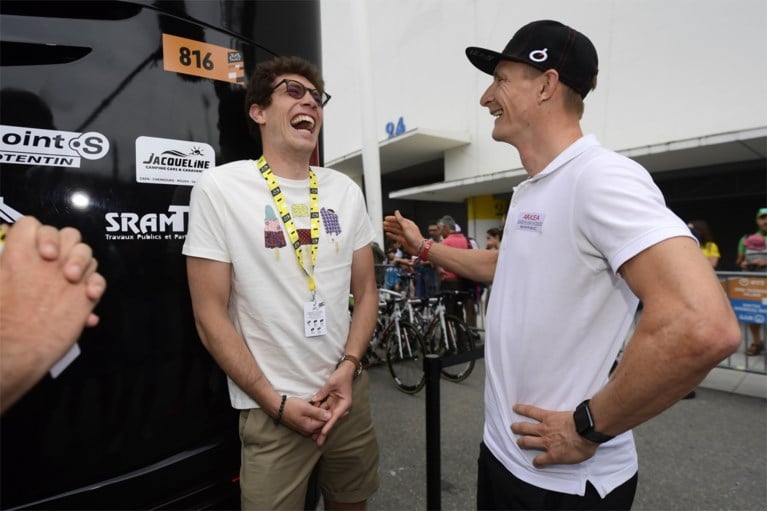 Stig Broeckx voor het eerst terug tussen de renners in de Tour: “Overwinning dat ik hier sta”