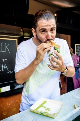 Dimitri Vegas & Like Mike broeden op eigen restaurantketen: “Zelfs onze kookvuren laten overvliegen”