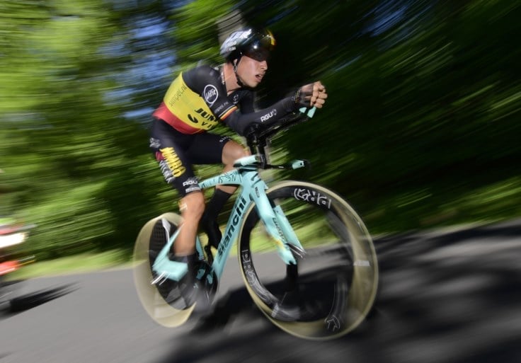 Wout van Aert kent verdict na zware valpartij in Tour: “Waarschijnlijk twee maanden langs de kant, maar hopelijk gaat het sneller”