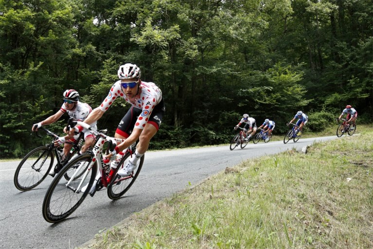 Ritwinnaar Thibaut Pinot en gele trui Julian Alaphilippe maken Frankrijk gek op de Tourmalet