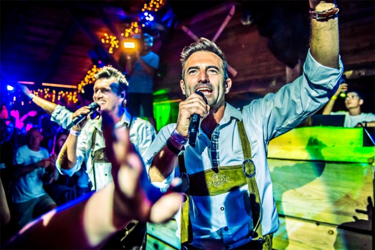 De polonaise en schlagers op Tomorrowland dankzij de Romeo’s