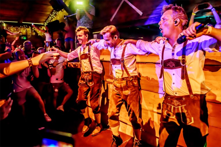 De polonaise en schlagers op Tomorrowland dankzij de Romeo’s