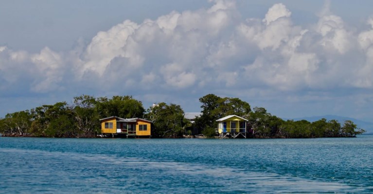 Op zoek naar iets anders? Volledig Caraïbisch eiland te koop voor de prijs van één huis