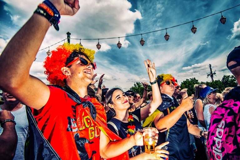 Zwart-geel-rode ‘madness’: Belgen vieren nationale feestdag op Tomorrowland