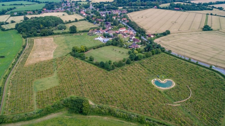 Ed Sheeran ergert buren met … hooibalen