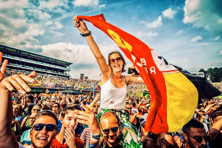 Zwart-geel-rode ‘madness’: Belgen vieren nationale feestdag op Tomorrowland