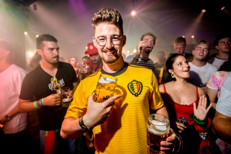 Zwart-geel-rode ‘madness’: Belgen vieren nationale feestdag op Tomorrowland