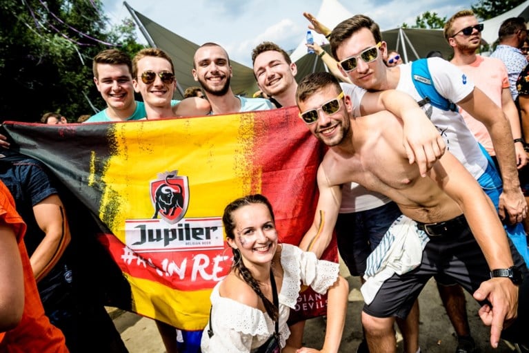 Zwart-geel-rode ‘madness’: Belgen vieren nationale feestdag op Tomorrowland
