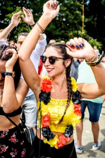 Zwart-geel-rode ‘madness’: Belgen vieren nationale feestdag op Tomorrowland