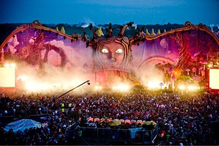 15 jaar Tomorrowland: van een podium dat een 10-jarige kon bedenken tot buitenaardse kunstwerken