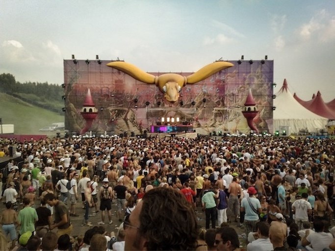 15 jaar Tomorrowland: van een podium dat een 10-jarige kon bedenken tot buitenaardse kunstwerken