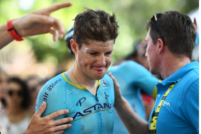 Caleb Ewan bezorgt Soudal-Lotto een derde ritzege na meesterlijke spurt, exit Jakob Fuglsang na valpartij