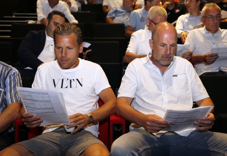 Scheidsrechters maken coaches en kapiteins wegwijs: vijf nieuwe regels voor komend seizoen