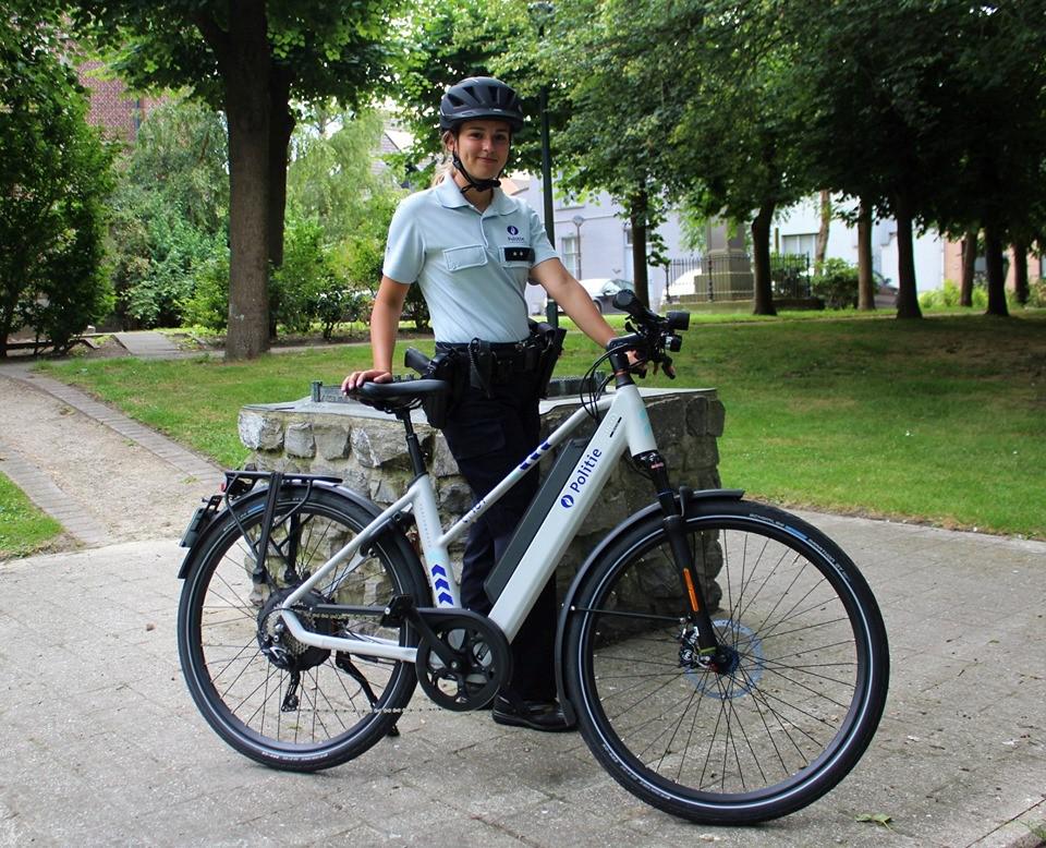 Politie zet speed pedelec in om jaagpaden te controleren | Het Nieuwsblad  Mobile