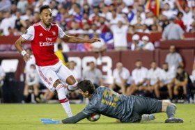 Courtois de penaltyheld voor Real in spektakelstuk tegen Arsenal