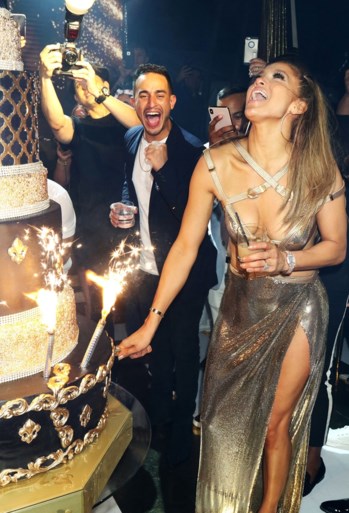 Jennifer Lopez houdt verjaardagsfeestje met taart van 10.000 euro