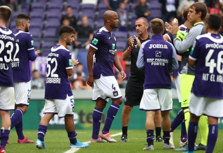 Valse start voor Kompany: Anderlecht begint seizoen met verrassende thuisnederlaag tegen Oostende