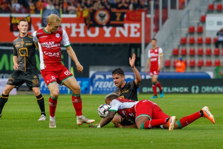 Promovendus KV Mechelen neemt meteen drie punten mee bij zwak Zulte Waregem
