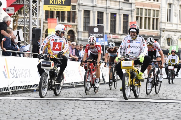 IN BEELD. Mathieu van der Poel en Sanne Cant winnen het dernycriterium in Antwerpen: “Ik train alvast om het WK te winnen”
