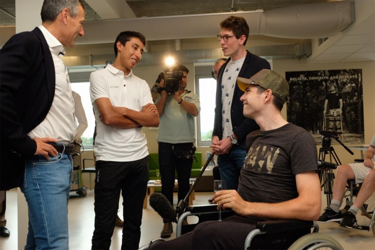 Van Aert, Bernal en Broeckx bezoeken To Walk Again: “Toen de chirurg zei dat ik in Frankrijk niet op de juiste manier was geopereerd, was ik toch angstig”