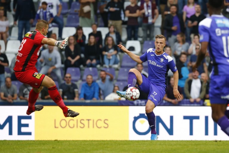 Ingestudeerd nummertje helpt Beerschot langs Lokeren in openingsmatch 1B