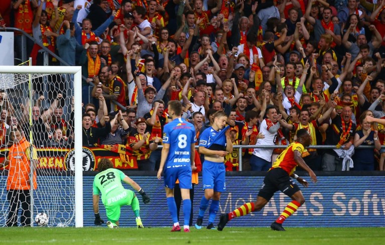Flitsend KV Mechelen trekt kampioen Genk de broek af en staat mee op kop