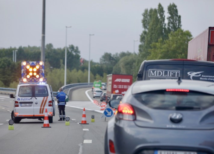 Grote verkeershinder na dodelijk ongeval met voetganger op Brusselse buitenring: slachtoffer vorige nacht dronken opgepakt