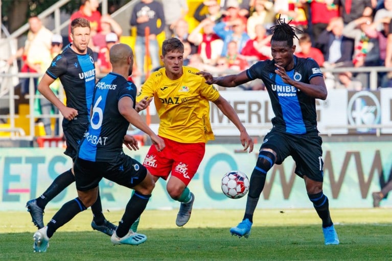 Invallers Tau en Okereke bezorgen Club Brugge het maximum van de punten op het veld van Oostende
