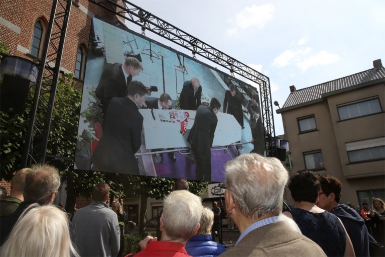 FOTO. Wielerwereld neemt afscheid van Bjorg Lambrecht