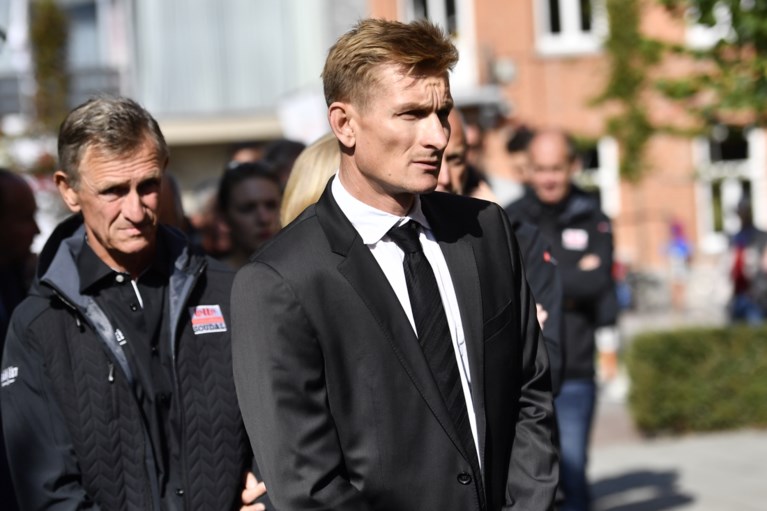 FOTO. Wielerwereld neemt afscheid van Bjorg Lambrecht