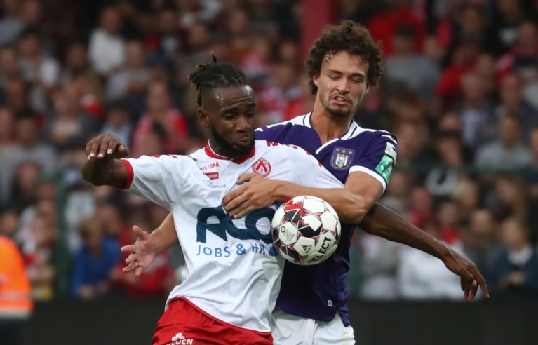 Vincent Kompany krijgt motor Anderlecht niet op gang: uitblinkers Mboyo en Kage stuwen Kortrijk naar winst