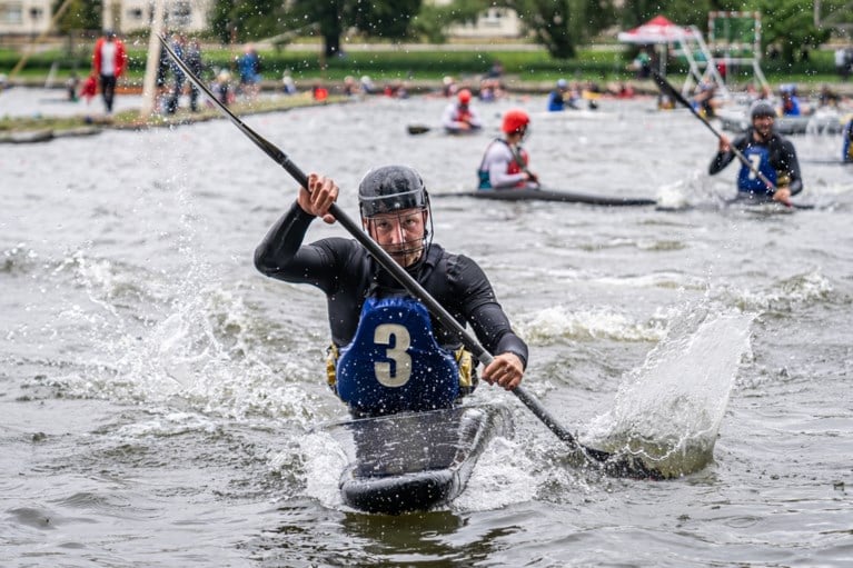 Internationale top kajakpolo levert strijd in Watersportbaan